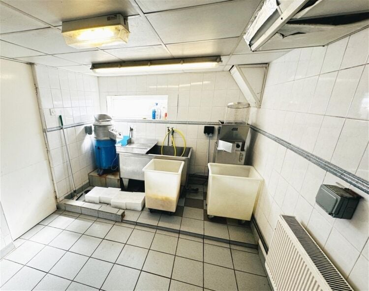 Long-established fish & chip shop, busy Markfield village Photo 6