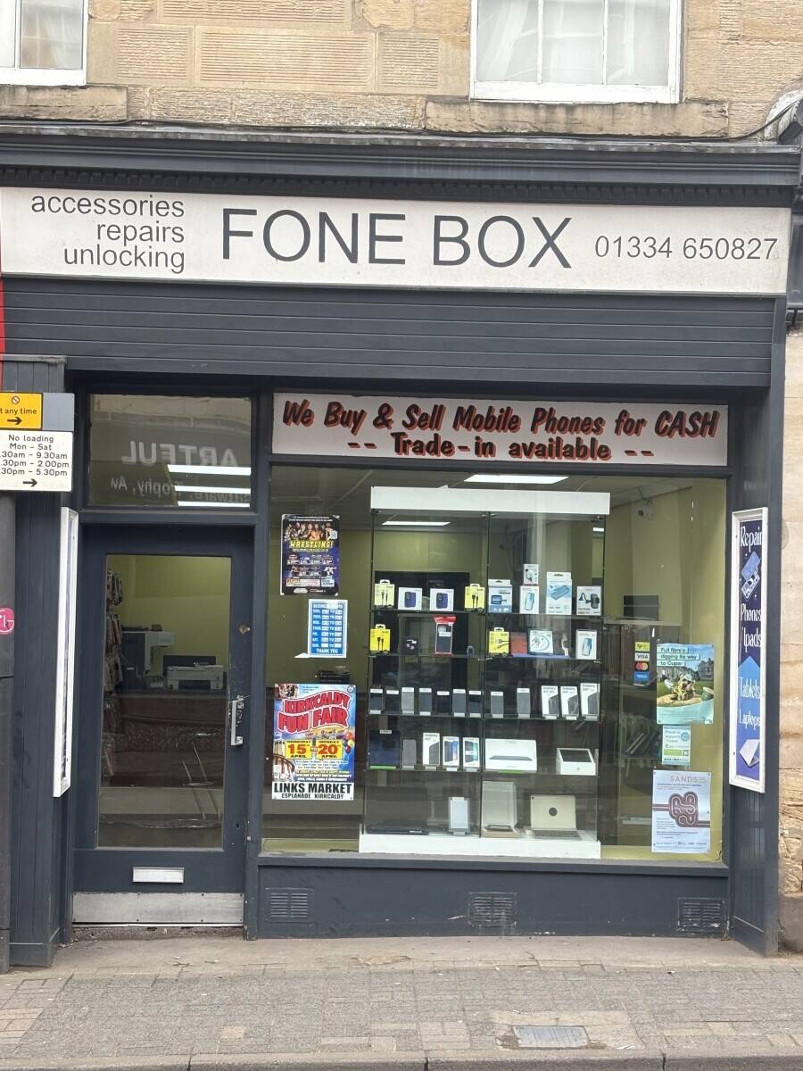 Mobile phone repair shop Photo 6