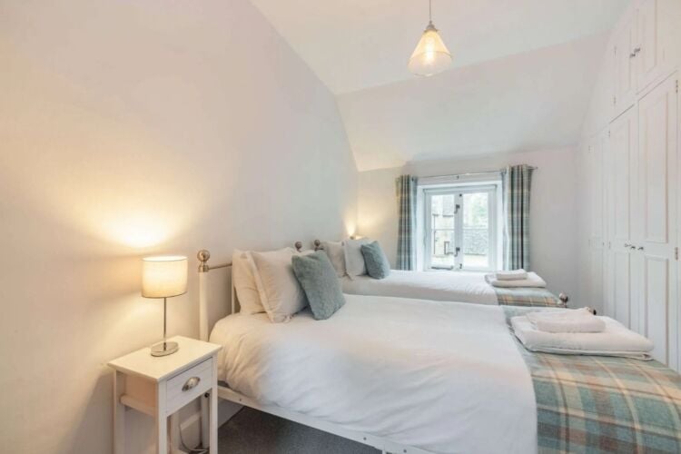 Turnkey Cotswolds Holiday Let Share Sale Photo 6