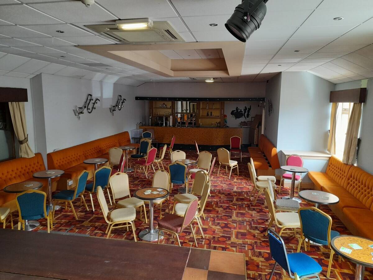 BLAENAU GWENT - SUBSTANTIAL AND WELL APPOINTED COMMUNITY PUB & FUNCTION VENUE WITH LARGE TRADING ARE