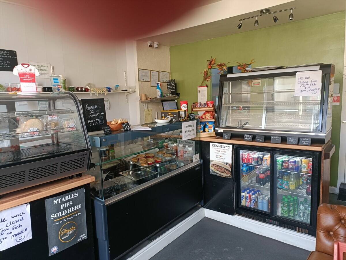 Very busy main road hot & cold Sandwich takeaway business. Photo 6