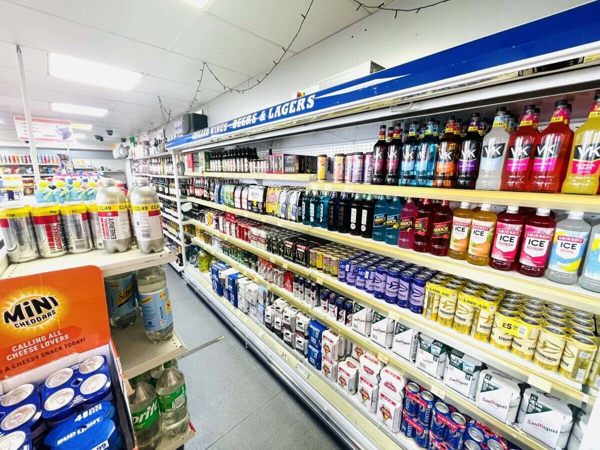 Off-license shop to sale Photo 6