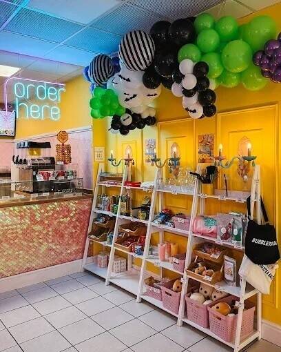 BUBBLE TEA, COFFEE & DESSERT SHOP FOR SALE –PRIME SHOPPING CENTRE, PETERBOROUGH