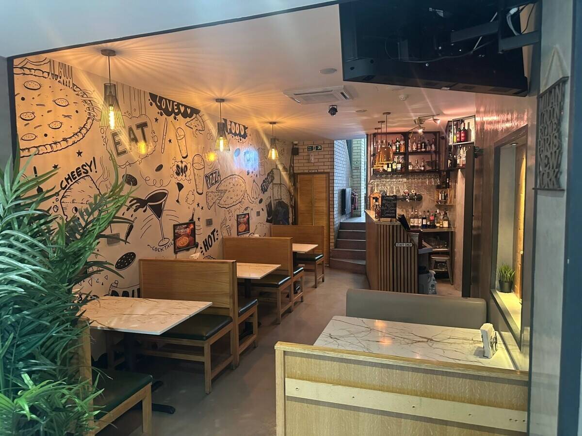 High Turnover Established Italian Pizza Restaurant for Sale – East London (80 covers) Photo 7