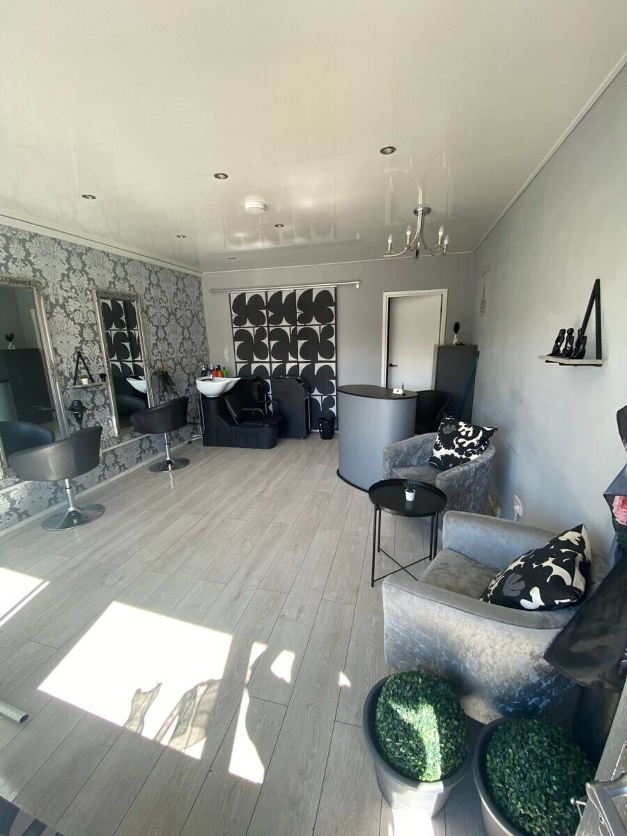HIGH FOOTFALL HAIR SALON IN THE HEART OF ARNOLD, NOTTINGHAM ‘FOR SALE’ Photo 6