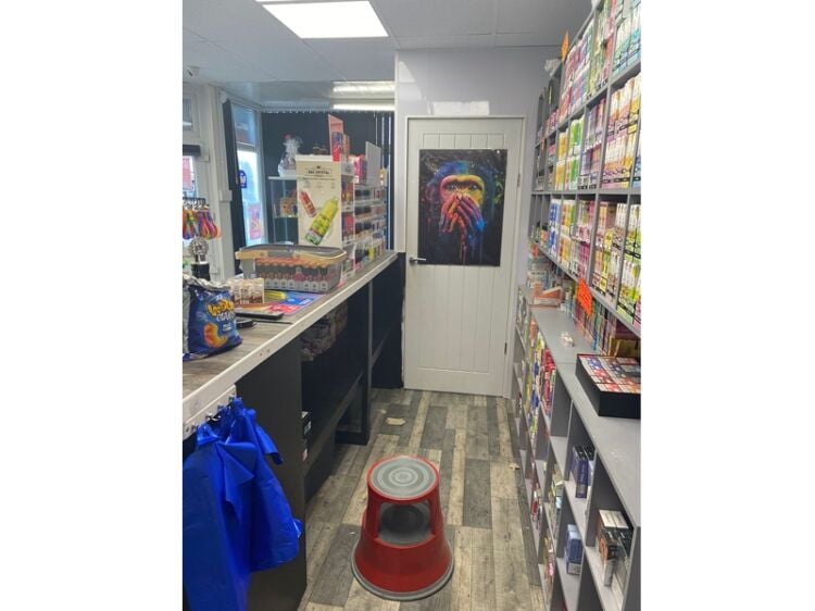 Cloud Nine Opportunity – Established Blackpool Vaporiser Shop Photo 6