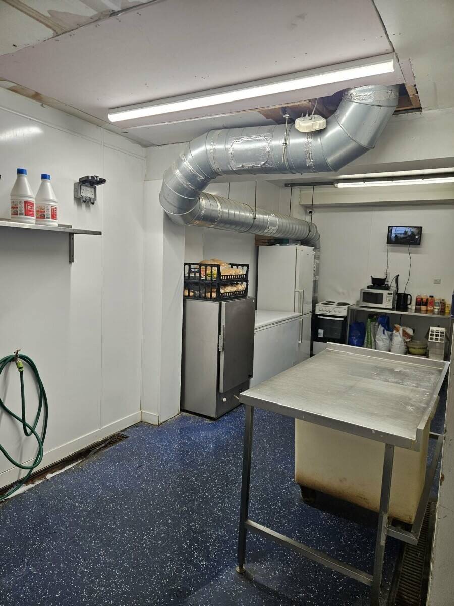Fish and chip shop for sale in adel leeds Photo 7