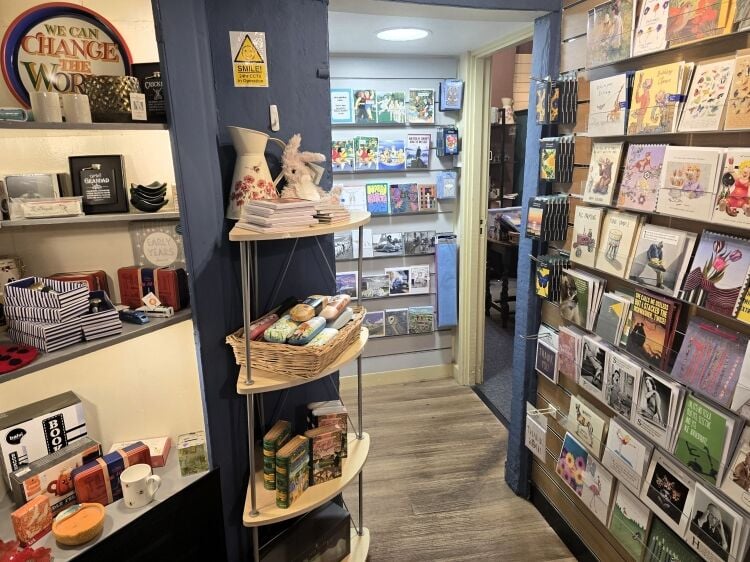 MAINS POST OFFICE, STATIONERY, GREETING CARDS & GIFTS Photo 6