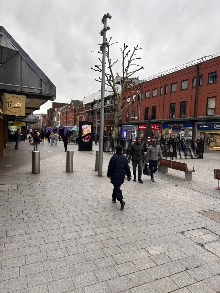 Indo-Chinese Restaurant Cafe for sale in in Harrow Town Centre