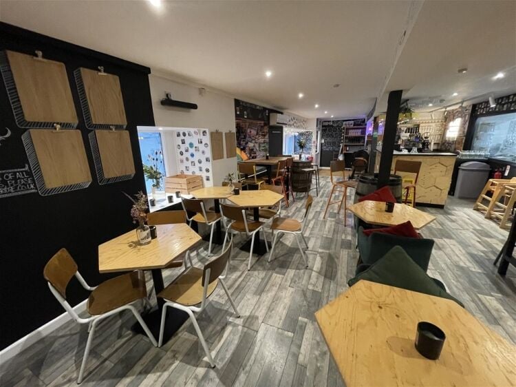 Fully fitted high-quality bar and restaurant premises in the heart of Kingsbridge For Sale in Kingsbridge