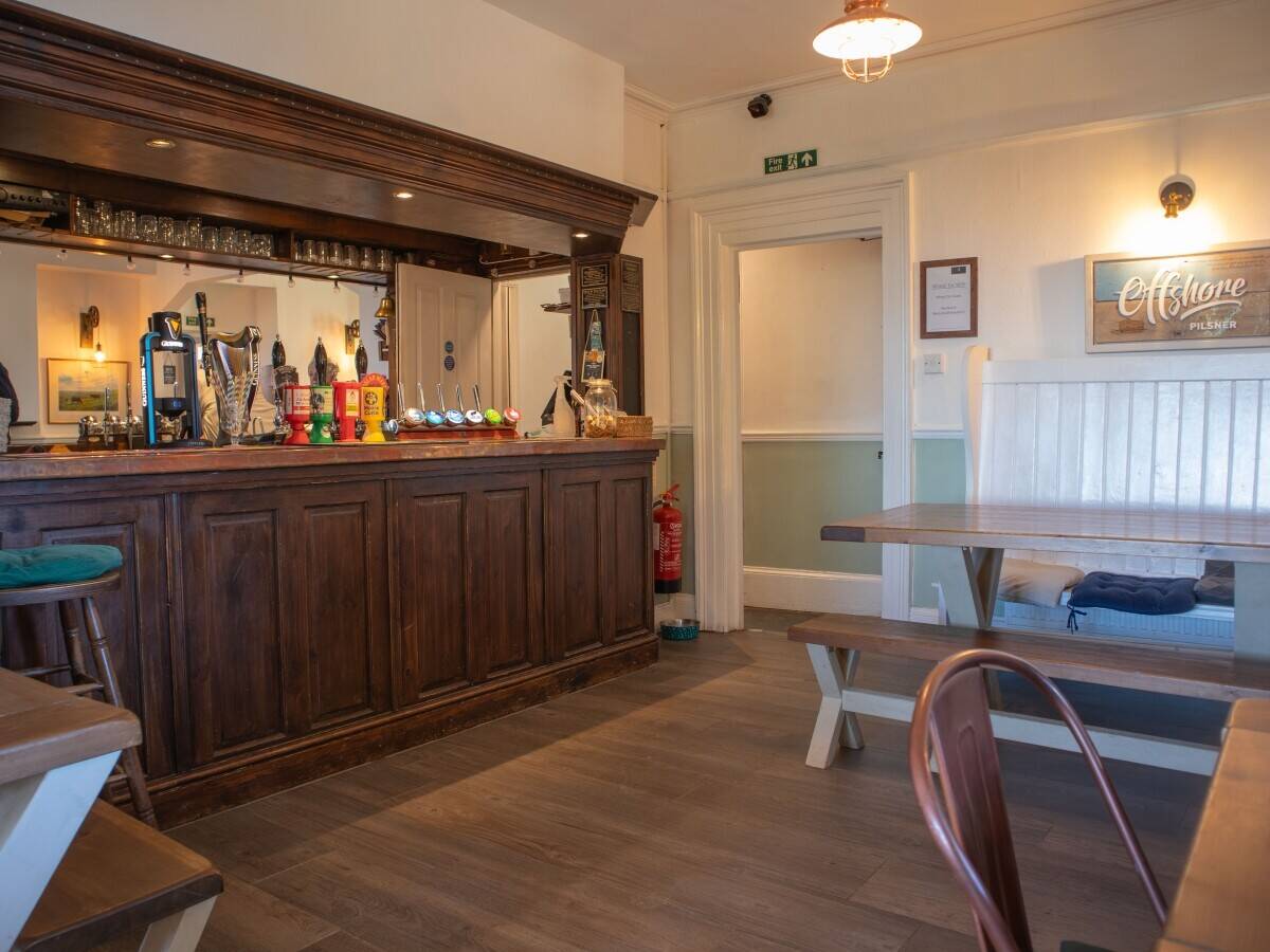 CORNWALL – WELL-APPOINTED BODMIN MOOR INN & RESTAURANT