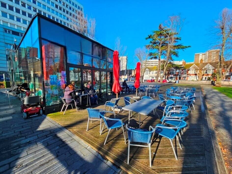 RARELY AVAILABLE CAFÉ IN PARK FOR SALE IN SOUTHEND-ON-SEA, ESSEX Photo 6