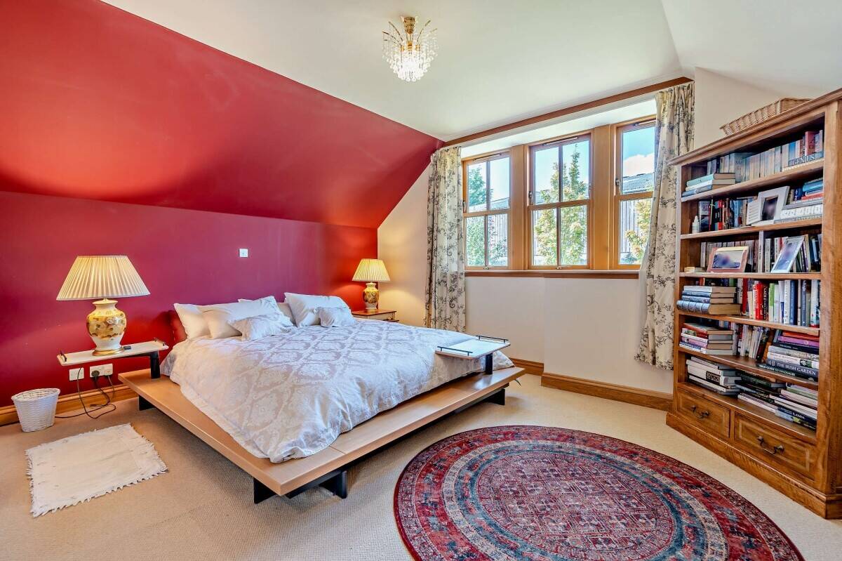 An exceptional house comprising 4 cottages (previously used as holiday rental), paddock and land. Photo 6