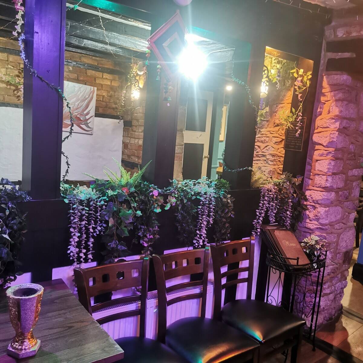Indian /pakistani restaurant for sale in Milton Keynes 
