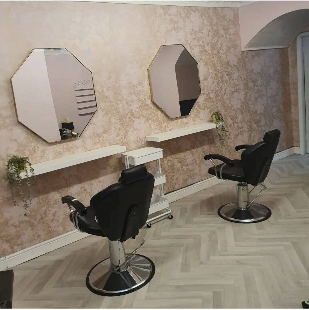 Established 16 year beauty salon for sale Photo 6