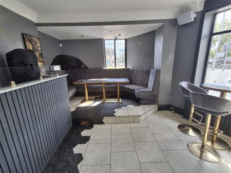 Licenced Trade, Pubs & Clubs For Sale in Brighouse