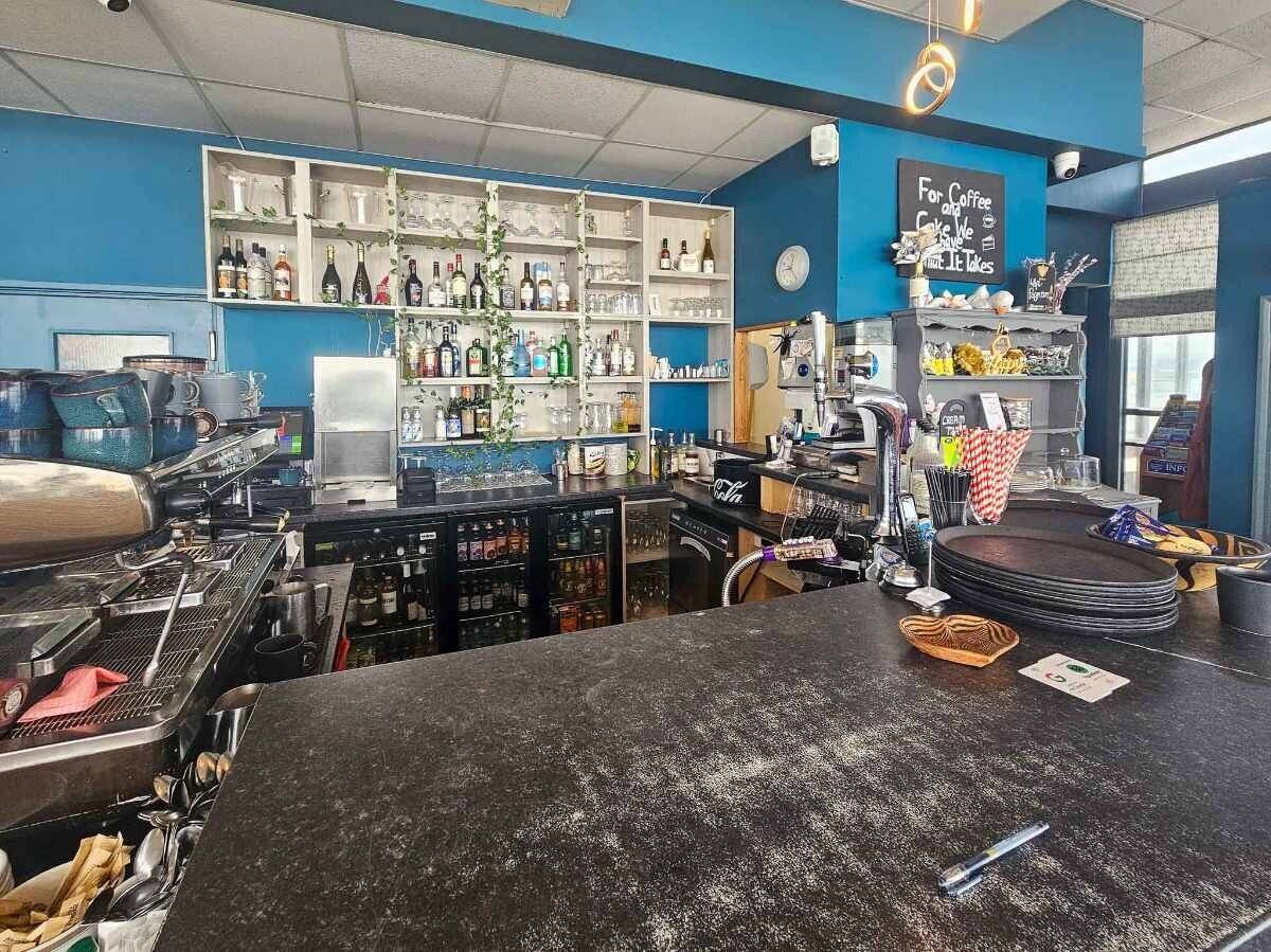 An Exceptional Café & Bar, Situated directly on the water’s edge Photo 6