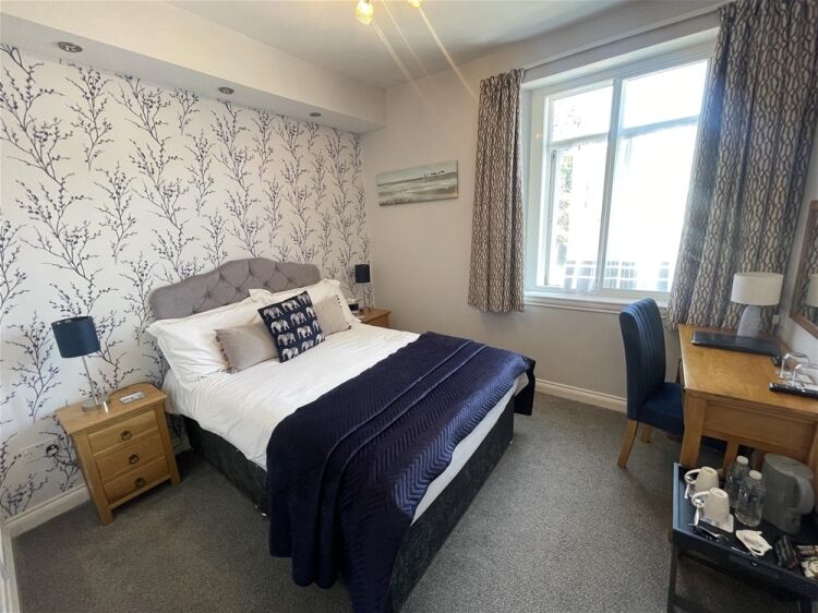 5- Star Gold Award Boutique B&B in the English Riveria For Sale in Torquay Photo 6