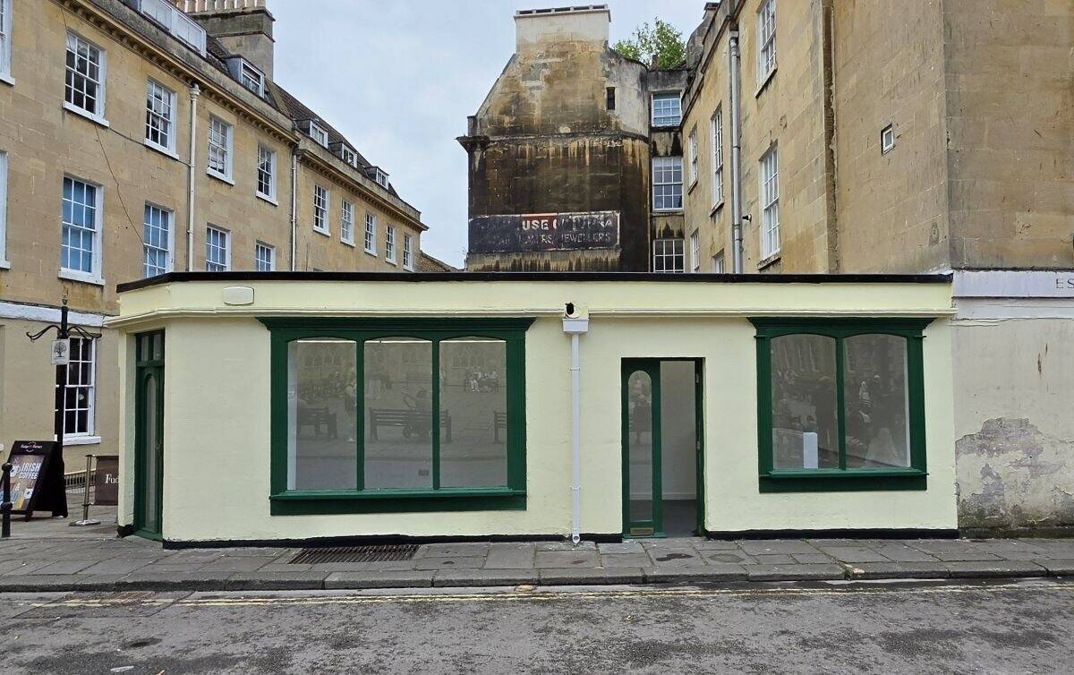 Bath City Centre Overlooking Abbey & Roman Baths - New Lease Available