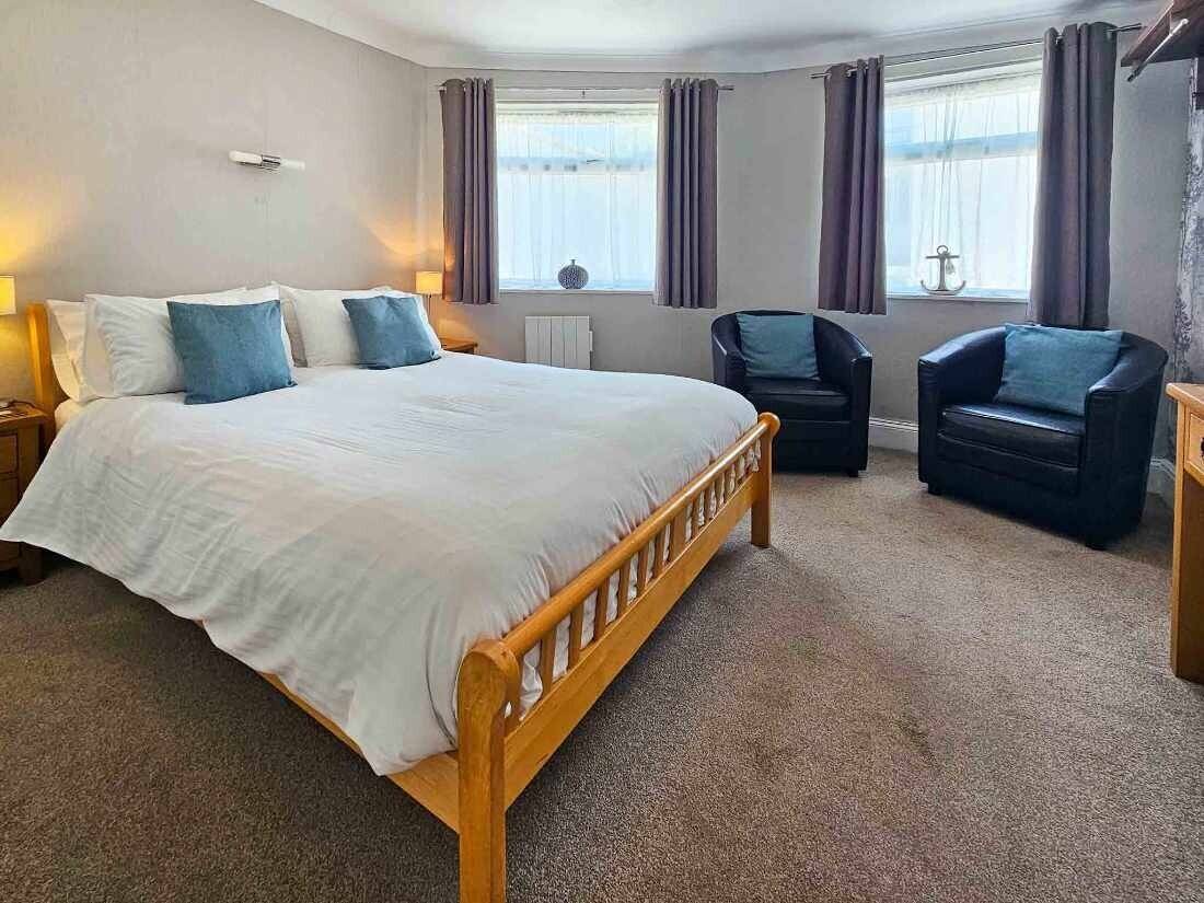 A Charming Boutique Guest House – Prime Brixham, Devon Coastal Location Photo 6