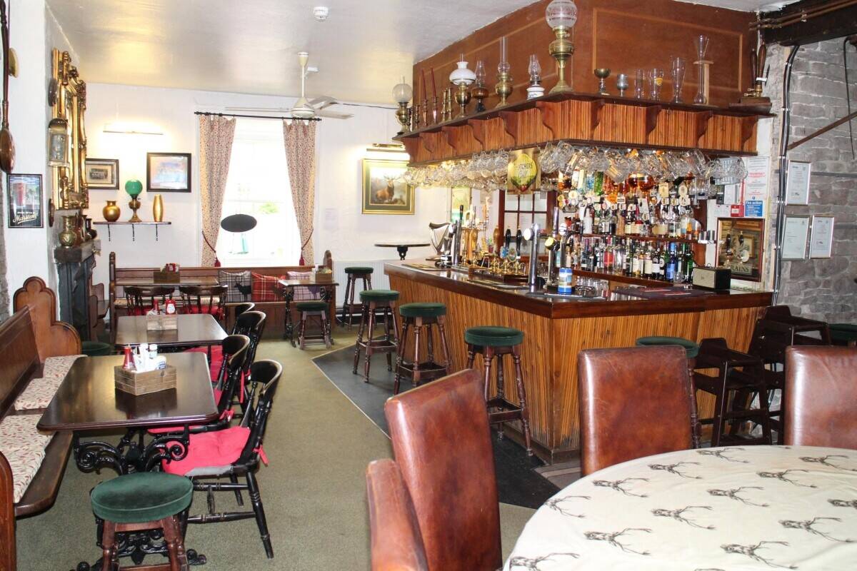 BRECON BEACONS - USK VALLEY CANALSIDE PUB WITH EXCELLENT ACCOMMODATION Photo 6