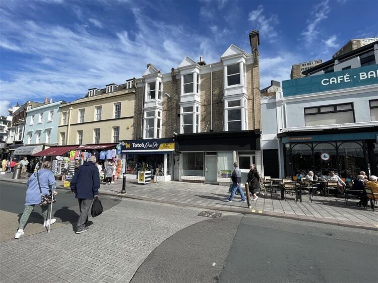 Harbour-Side Ground Floor Retail/ Hospitality Premises For Sale in Torquay