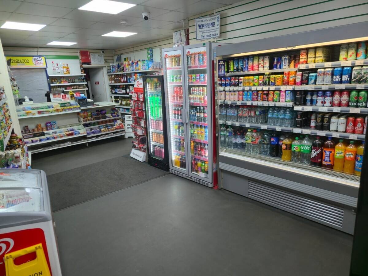 Off licence and newsagents Photo 6