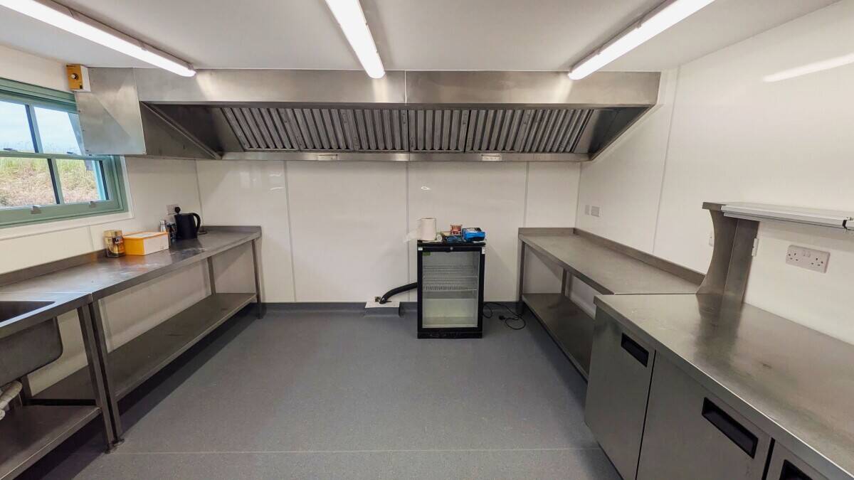 ESSEX - FULLY RENOVATED FREEHOUSE TO LET Photo 6