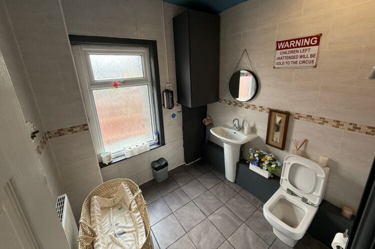 Established Restaurant - Horwich Photo 6