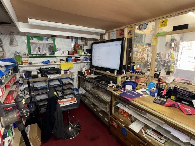 Retail For Sale in Pontefract Photo 6