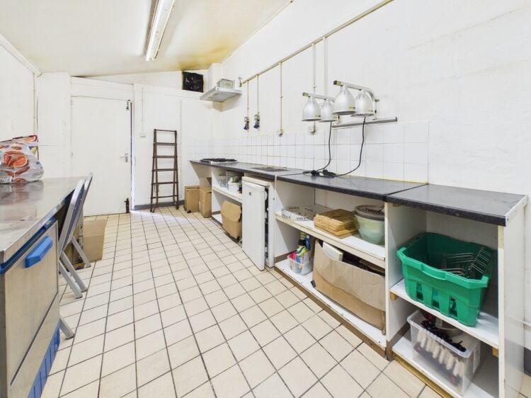 Prime Oban town-centre café premises with vacant possession