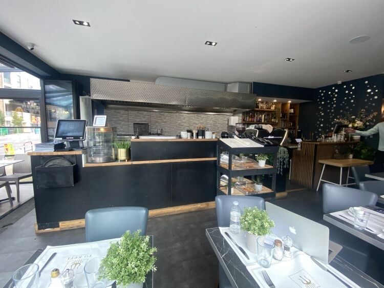 Busy, Popular, Spacious Greek Restaurant Kingston Upon Thames, SW London Photo 6