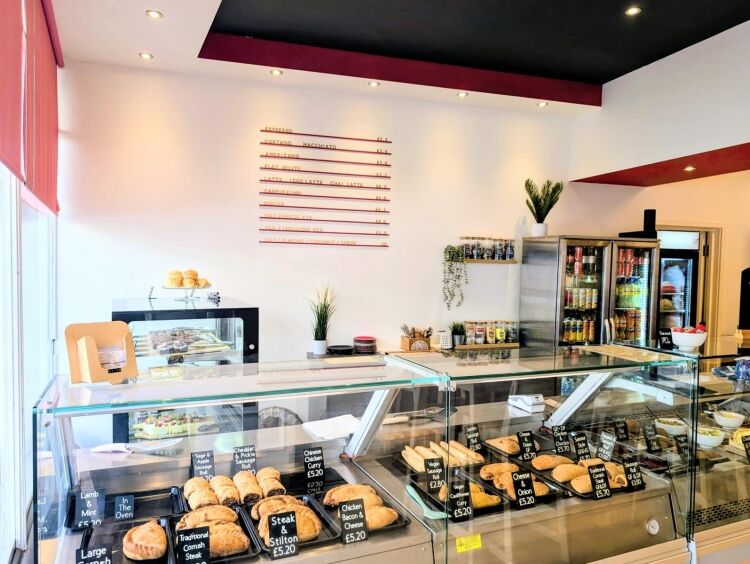 Leasehold Coffee & Cake Shop Located In Newquay Photo 6