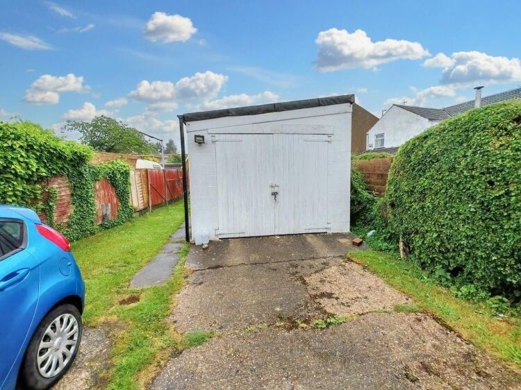 FREEHOLD TAKEAWAY WITH 3-BED ACCOMMODATION & DEVELOPMENT POTENTIAL