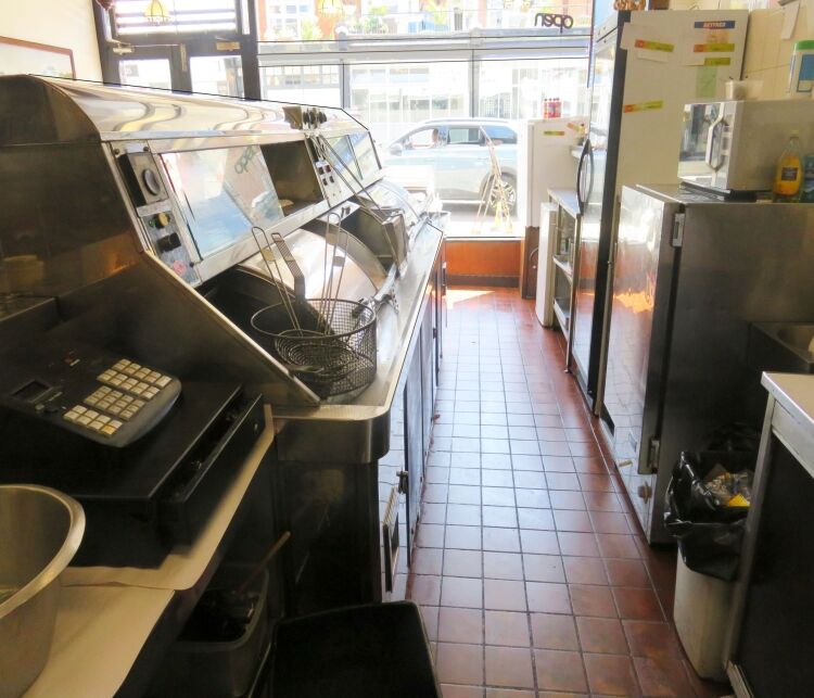 Freehold fish & chip shop with 55-cover restaurant potential, Bexhill-on-Sea Photo 6