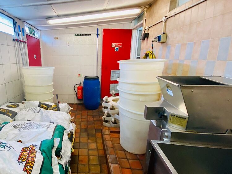 Leasehold Fish & Chip Takeaway Located in Blaby, Leicestershire Photo 6