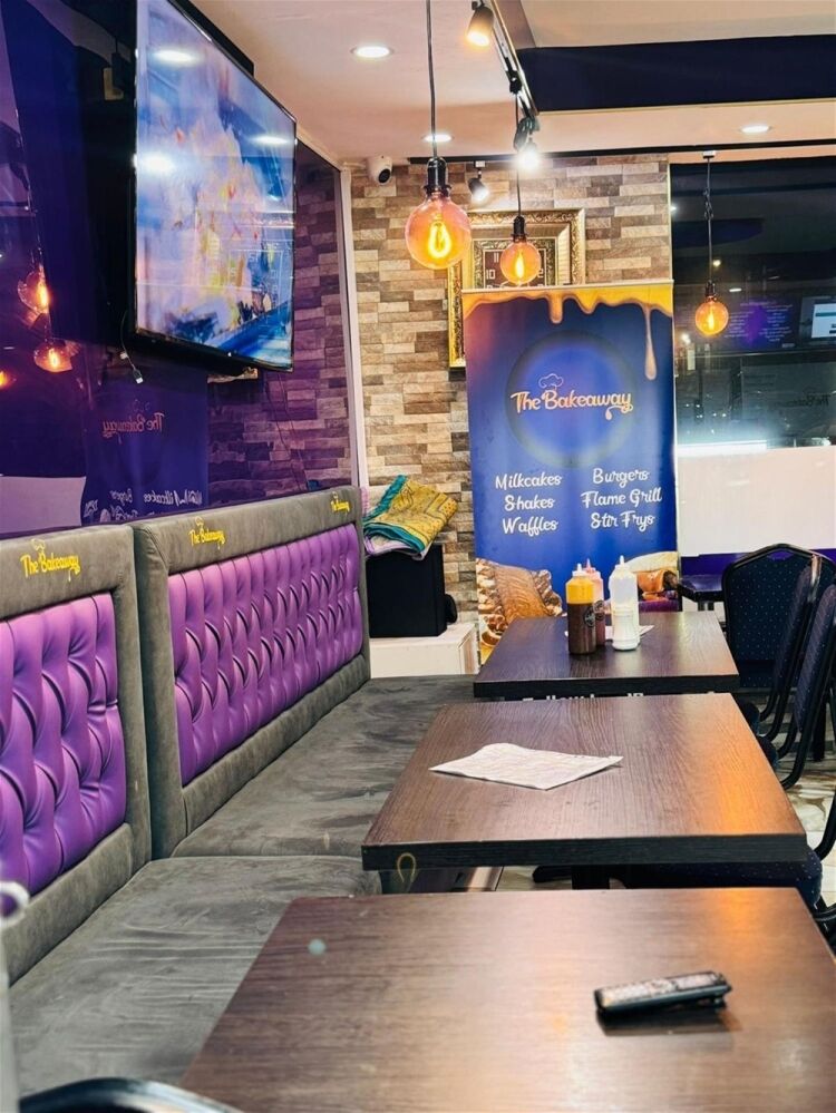 TAKEAWAY & DESSERT BAR LOCATED IN BRADFORD Photo 6