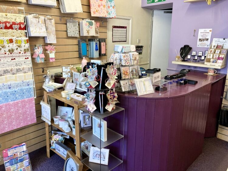 GREETING CARDS & GIFTS OUTLET