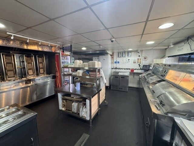 Leasehold Fish & Chip & Pizza Takeaway Located In Wolverhampton Photo 6