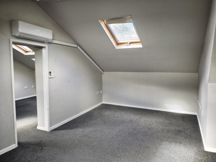 Vacant Unit For Sale in Huddersfield