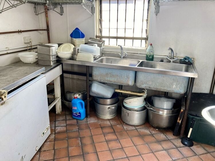 FAST FOOD TAKEAWAY PREMISES