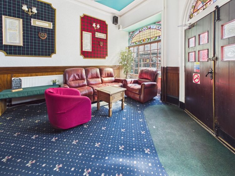 Prominent Forres Hotel With Bar, Functions And Accommodation Photo 6