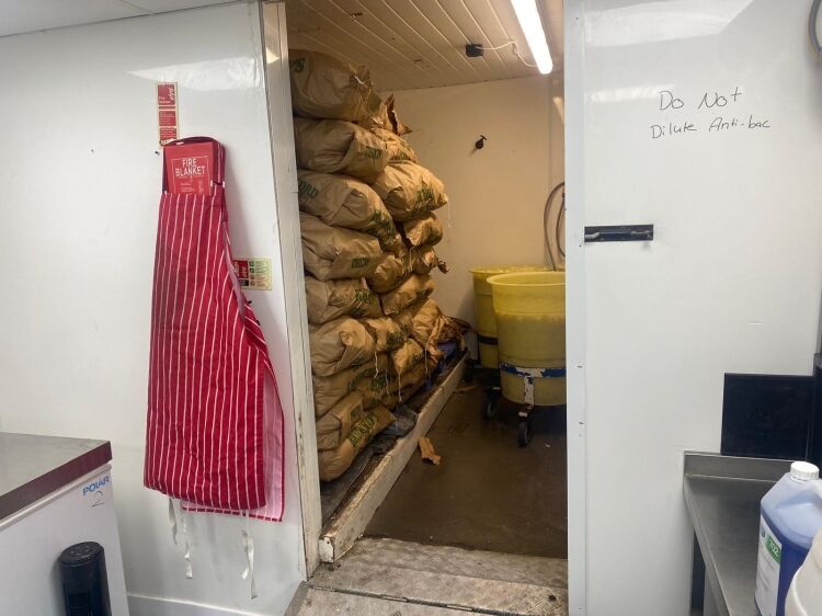 PROFITABLE HIGH STREET FISH & CHIP BUSINESS Photo 6