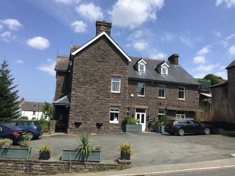 LICENSED HOTEL/GUEST HOUSE, TALGARTH Photo 6