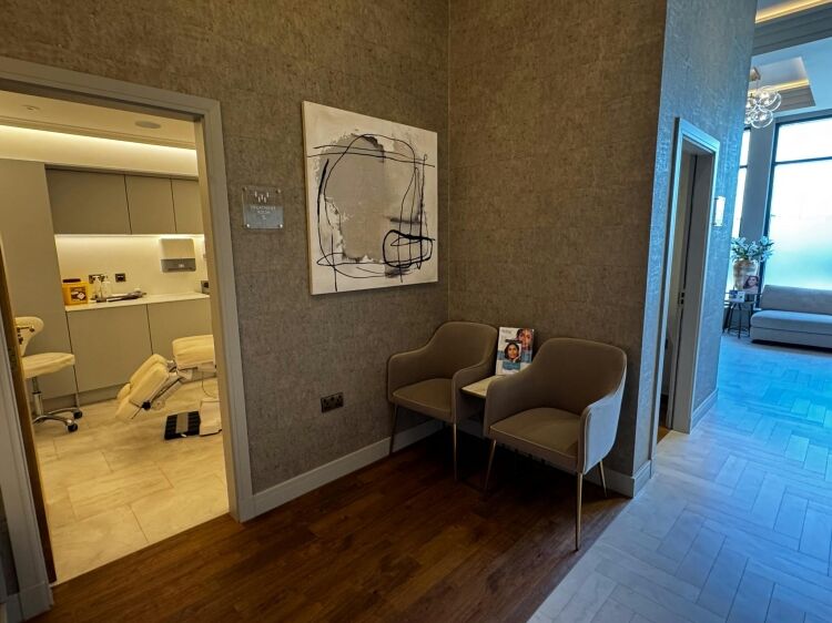 High End HIS Registered Clinic for Sale in Viewpark Uddingston with 6 Treatment Rooms Photo 6