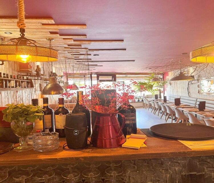 Very well fitted & equipped town centre Italian Restaurant