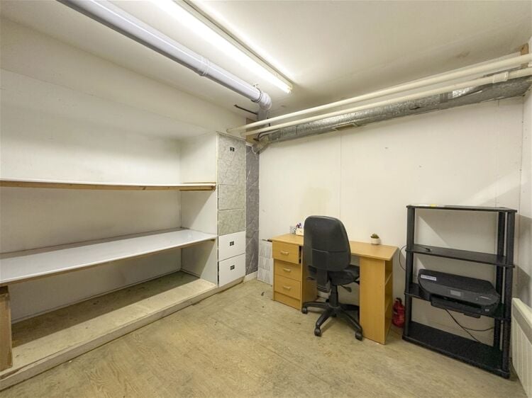 Vacant Retail Unit