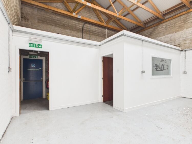 Three-Phase Powered Elgin Industrial Unit Available To Lease