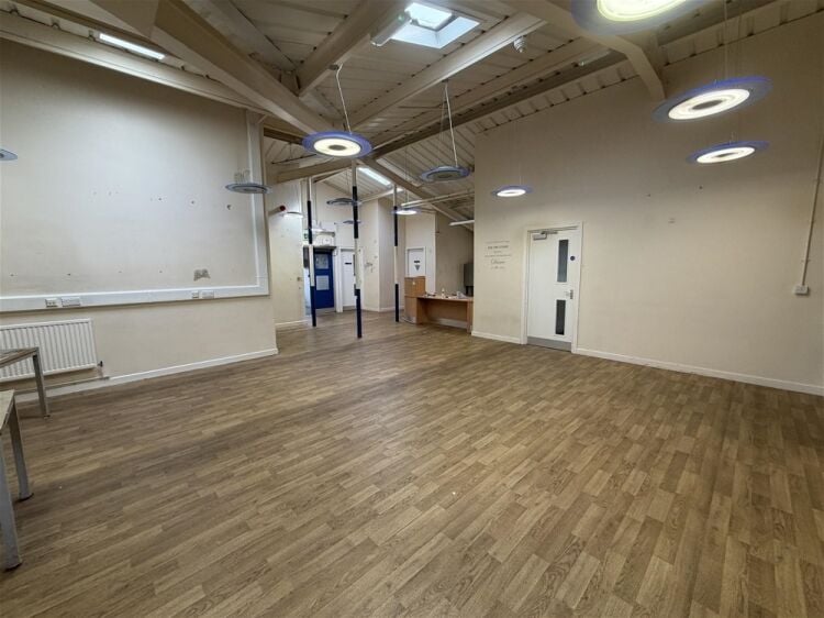 Vacant Unit For Sale in Leeds