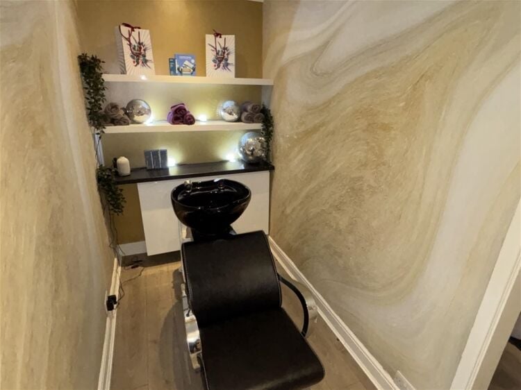 Vacant Unit For Sale in Leeds Photo 6